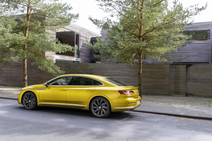  Volkswagen Arteon R-Line 2017 года  (WW) (фото 31 из 70)
